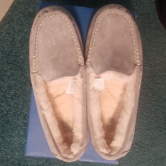 UGG Ansley Gray Suede Indoor Outdoor Moccasin Slippers Wool Lined Size 9 - Picture 2 of 7